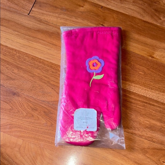 Princess House Pink and Purple Oven Mitt with Floral Design - Picture 5 of 6